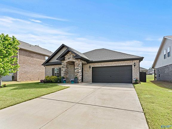 2nd image of 107 Grove Hill Cir