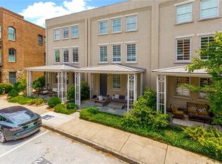 9126 Selborne Ln, Chattahoochee Hills, GA 30268