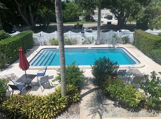 446 Canal Rd APT 4, Sarasota, FL 34242