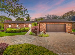 19W059 Avenue Chateaux N, Oak Brook, IL