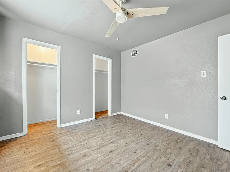 1417 Bennett Ave #G — Photo 11
