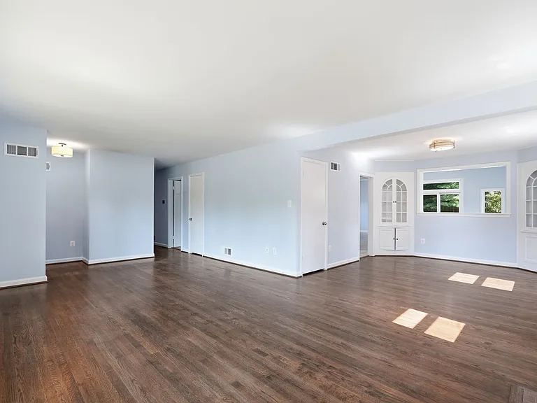5223 Yorktown Blvd — Photo 8