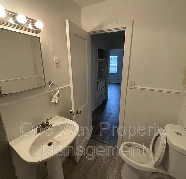 1738 N Poplar Ave — Photo 11