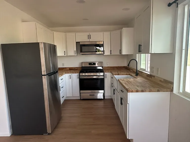 1371 Phillips St #2 — Photo 7