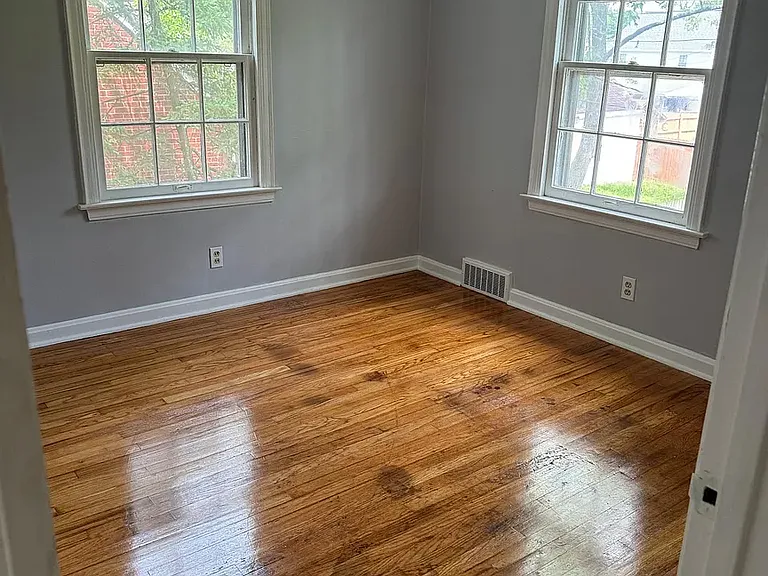 231 Kenmore Ave SE — Photo 7