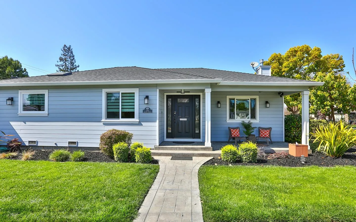 551 Dorothy Ave photo 1