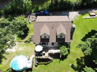 3 Crystal Springs Rd, Hamburg, NJ 07419