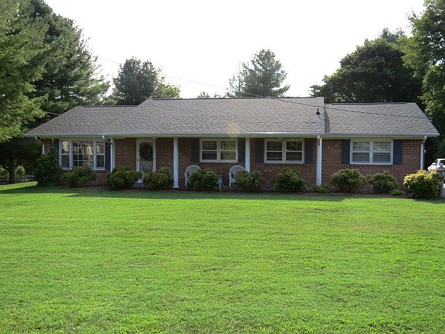 1st image of 795 Dogwood Dr