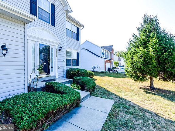 3rd image of 9810 Black Eagle Way
