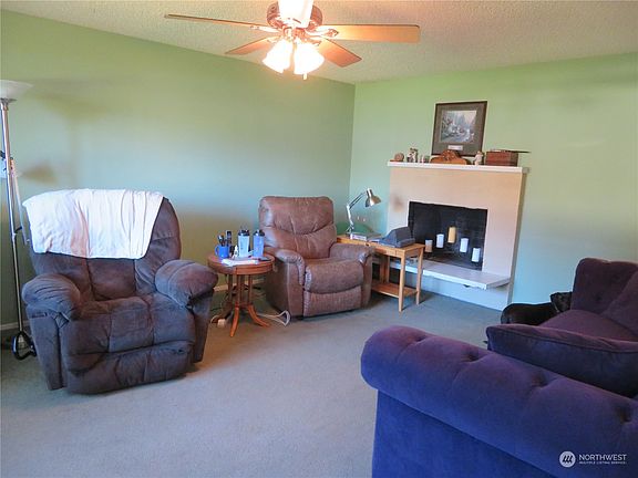 4th image of 931 Oakcrest Drive SE