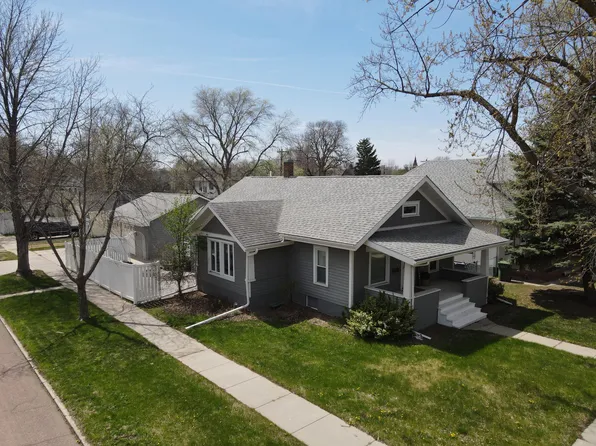 721 E 6th Ave, Mitchell, SD 57301