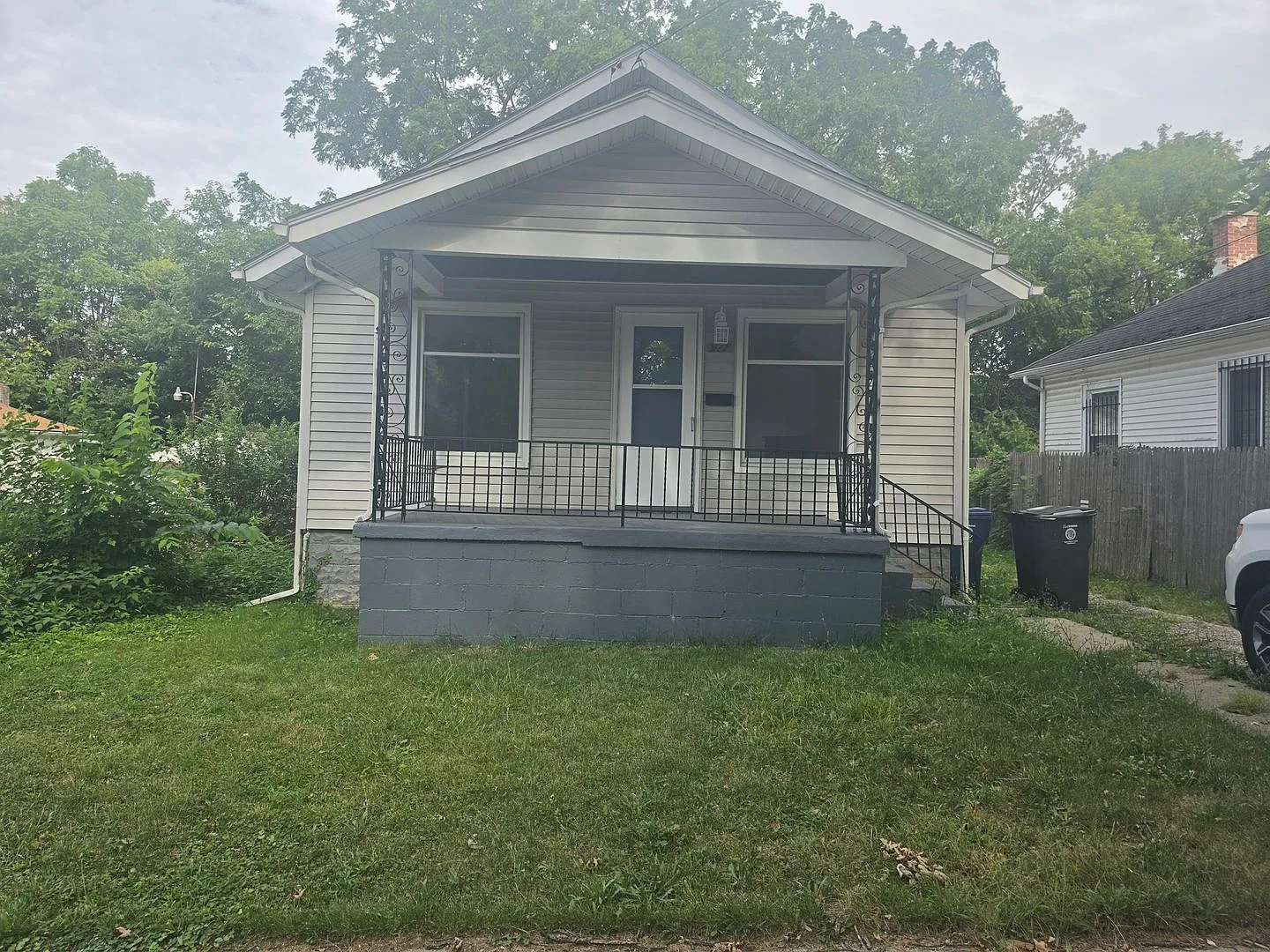 2 bed 1 bath home -$1,100 — Photo 1