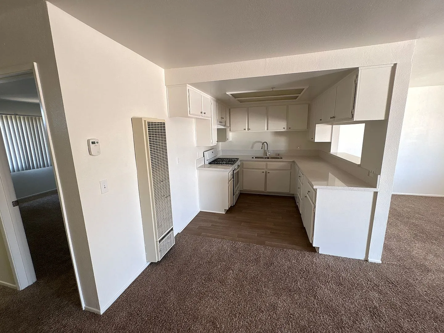 Broadway Apartments — Photo 3
