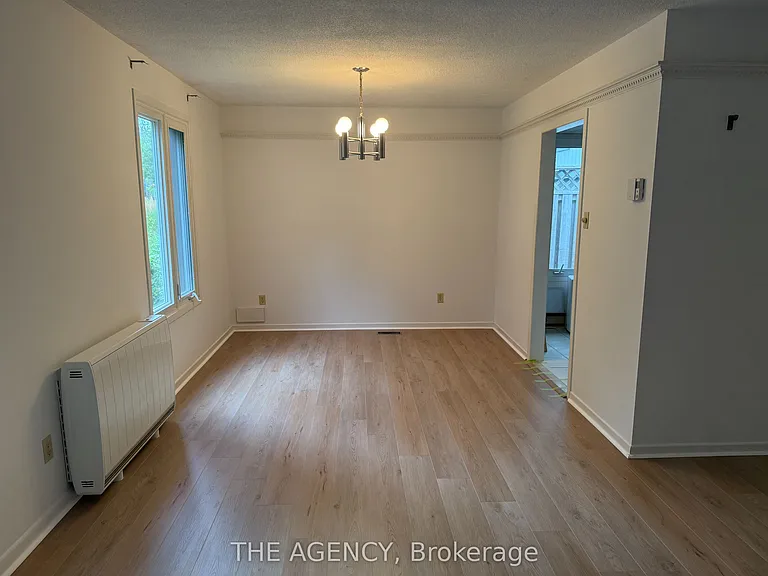 323 Waratah Ave — Photo 8