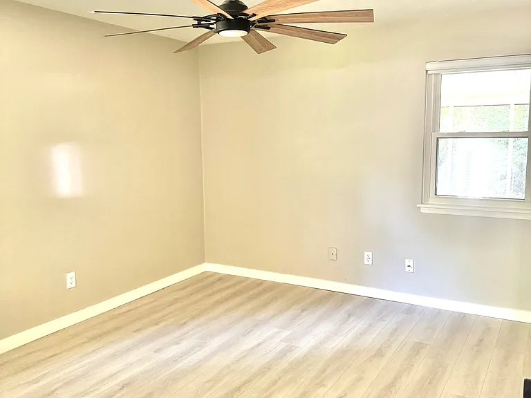 2373 Diehl Dr — Photo 15