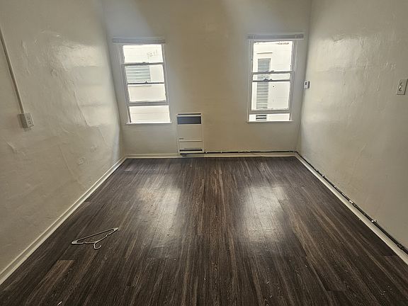 2nd image of 1609 Beloit Ave APT 4