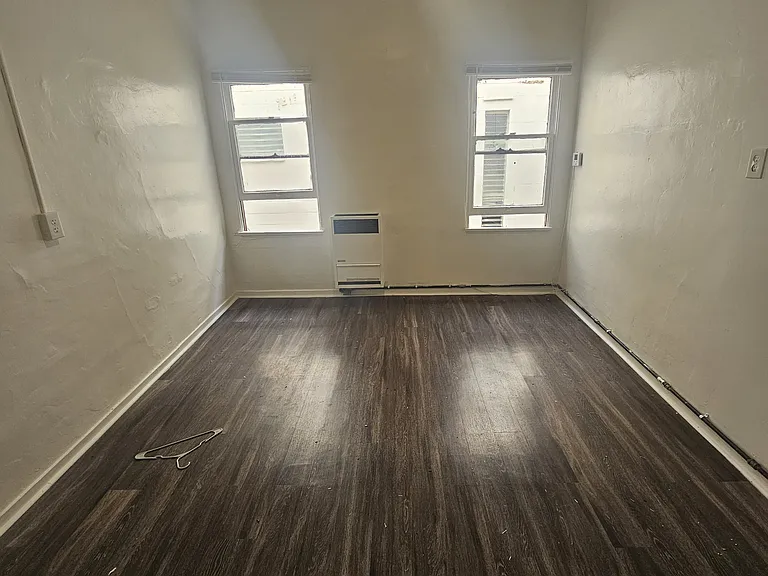 1609 Beloit Apartments — Photo 2