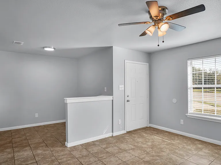2105 Westwind Cir #A — Photo 3