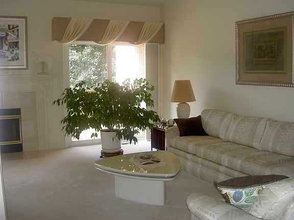Spacious Living Rm 