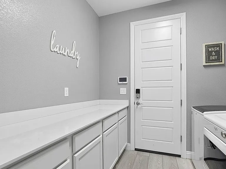 2562 Millburn Ave — Photo 27