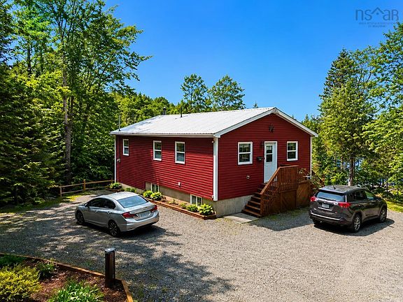 2nd image of 292 Hillcrest Dr