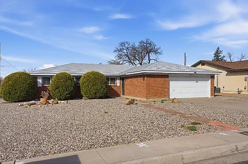 4305 Andrew Dr NE Photo 1
