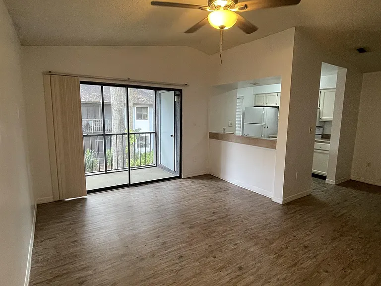 202 Riverbend Dr #201-1 — Photo 9