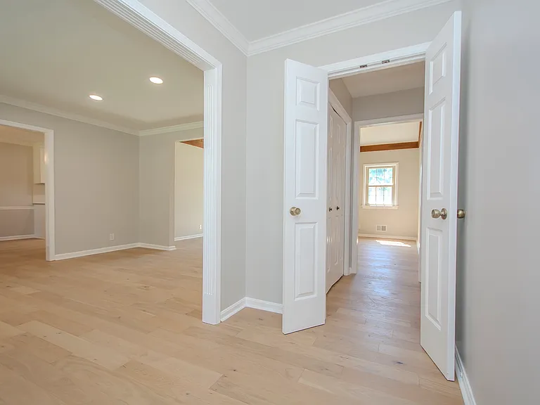 11802 Robindale Rd — Photo 23