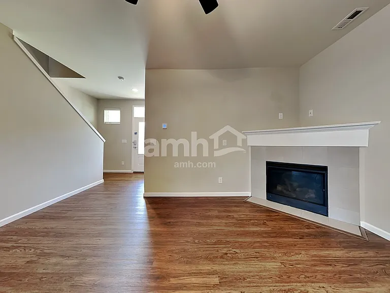 945 Riggs Dr E — Photo 7