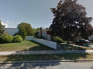 518 Ocean Ave, Massapequa, NY 11758