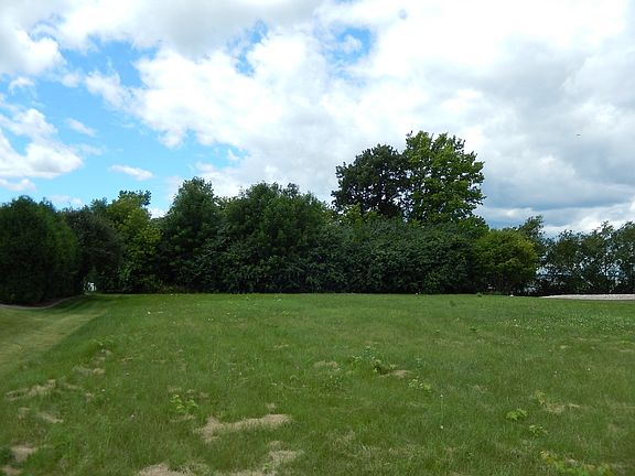 3rd image of Lot 16 Lake Breeze Dr.