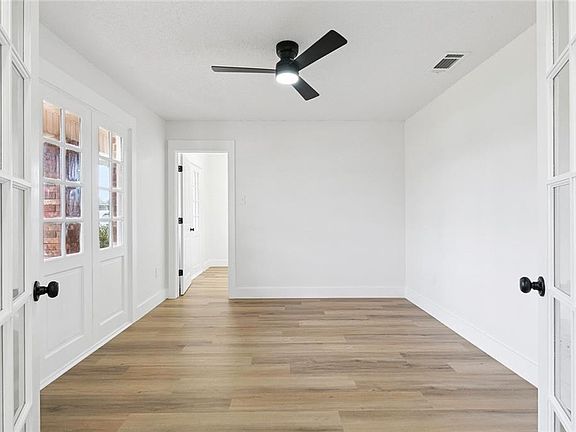 3rd image of 213 Lassalle Dr