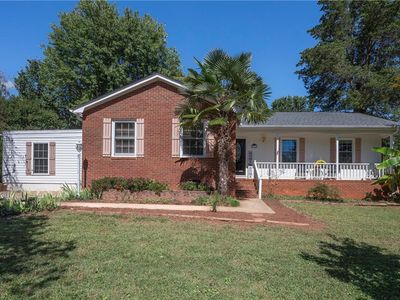 801 Duckview Ct, Winston Salem, NC, 27106