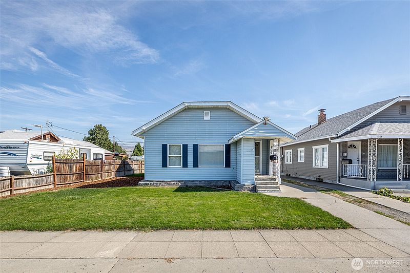 4th image of 209 Fuller Street