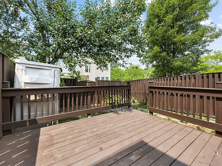 2716 Mapleview Ct — Photo 18