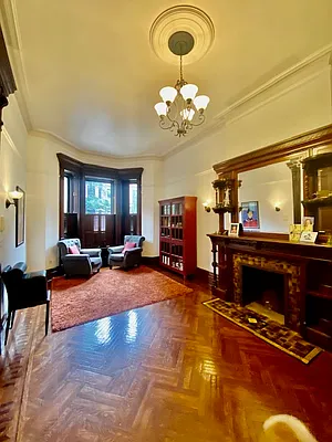 Rented by R New York | media 2