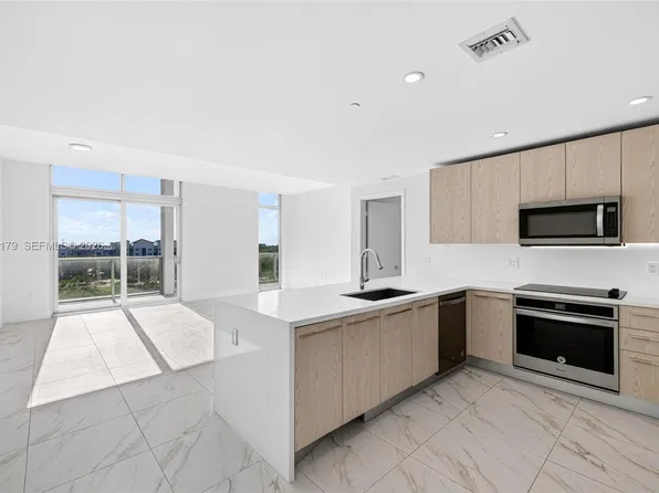 2000 Metropica Way, Fort Lauderdale, FL