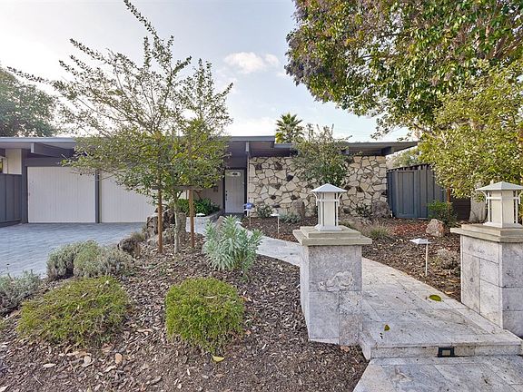 2nd image of 2134 Edgewood Dr
