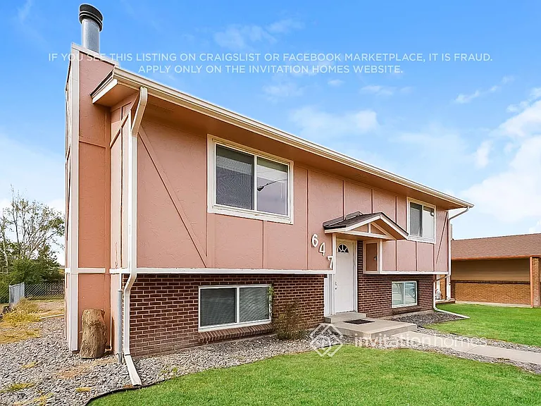 647 S 6th Ave — Photo 2