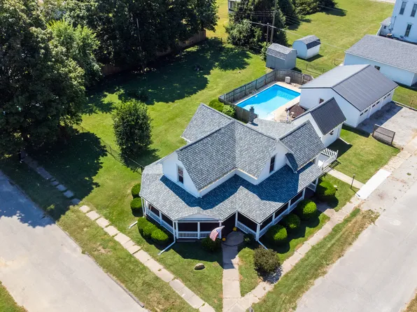 233 S 4th St, Gosport, IN 47433