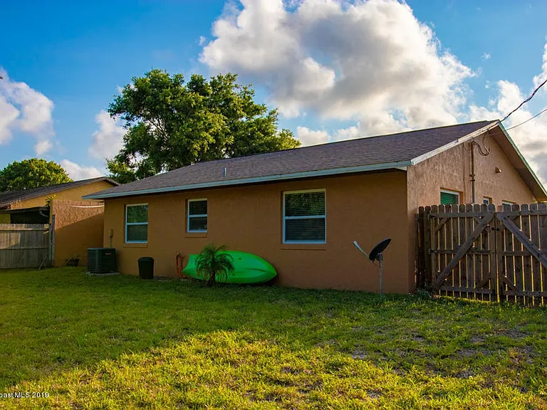 3019 Sea Gate Cir — Photo 16