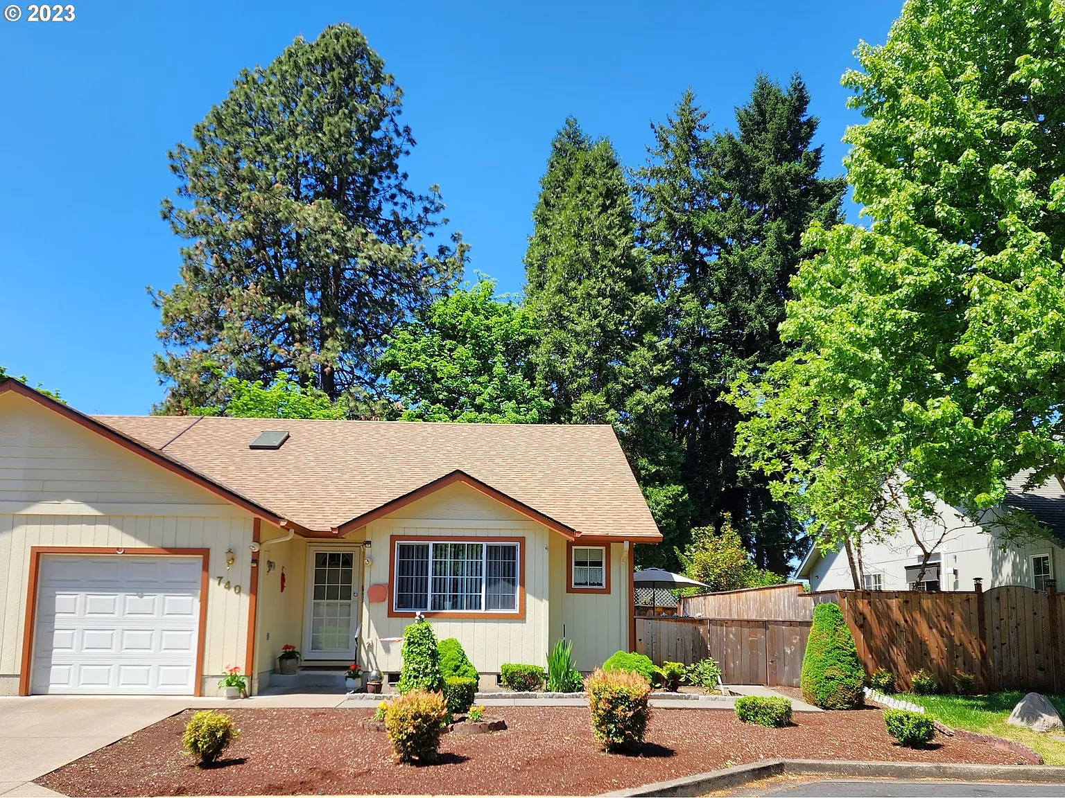 740 Red Cedar Ct photo 1