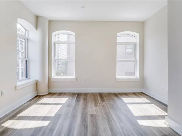 237 Washington Street image 16 of 34