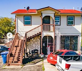 1st image of 563 SW 39th St #4