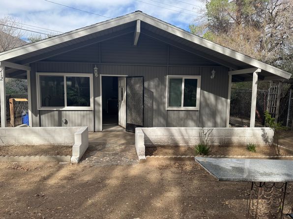 212 Woodland Dr