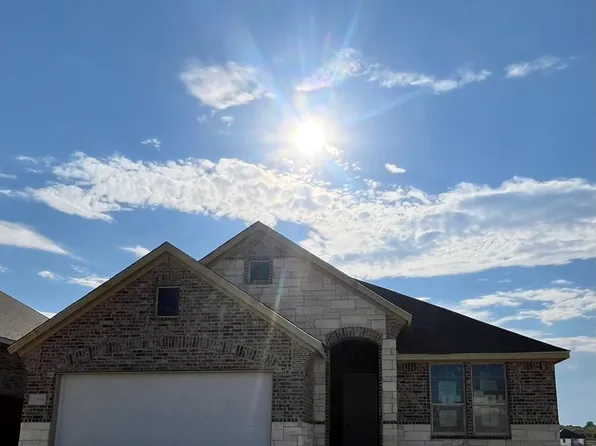 1004 Elmstead Dr, Wht Settlemt, TX 76108