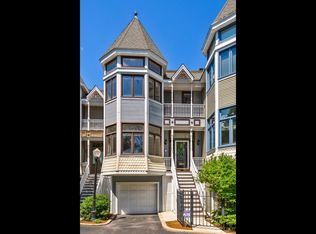 3340 N Racine Ave, Chicago, IL 60657