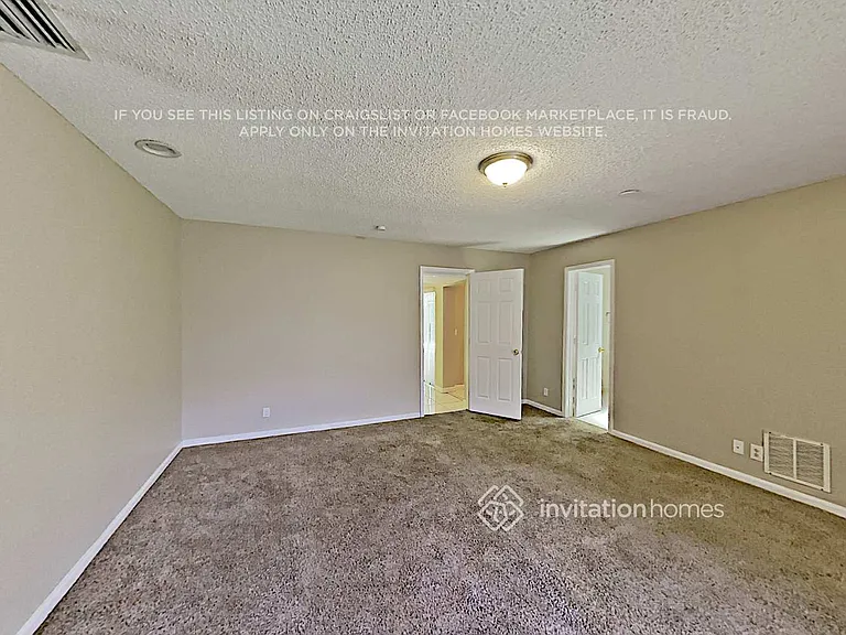 501 NW 107th Ter — Photo 12