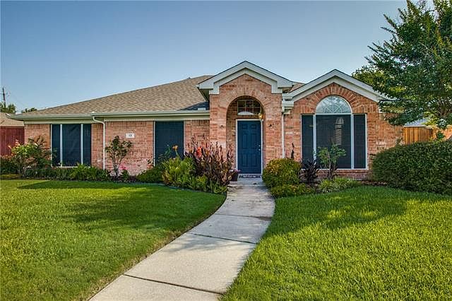1st image of 13 Heritage Woods Pl