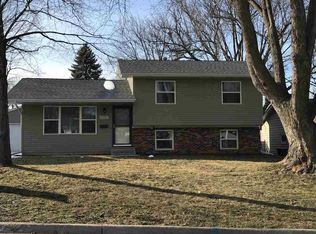 3350 Mount Vernon Dr, Waterloo, IA 50701